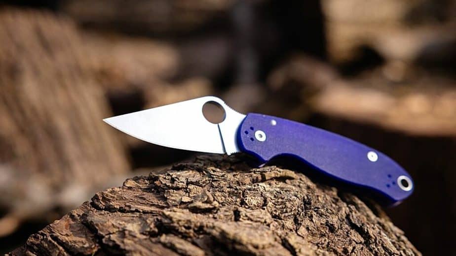Aside from improving balance, a thumb stud on several folding knives helps in easier unfolding