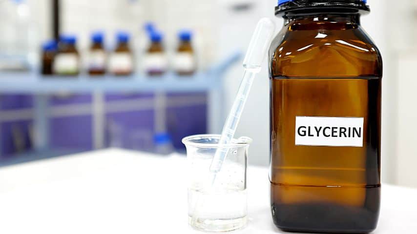 Aside from restricting bacterial growth on wounds, glycerin is another best alternative to hydrogen peroxide as it decreases the dryness and irritation around the wound