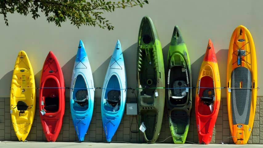 Kayaks are available in a wide range of sizes and also come in sizes ranging from 6 to 16 feet in length